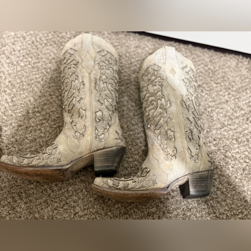 Corral Beige Embroidered Cowboy Boots - Picture 8 of 8
